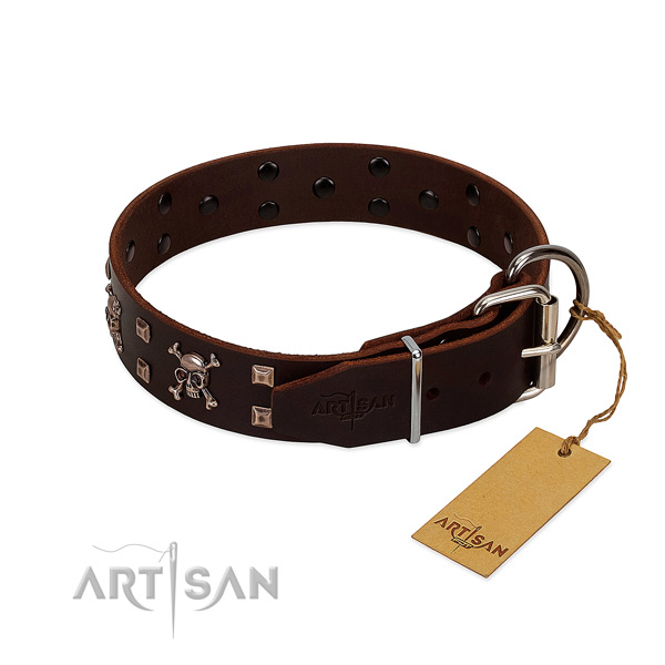 Comfy wearing flexible leather dog collar with studs
