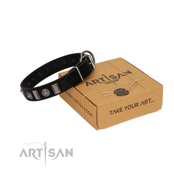Inimitable leather dog collar with durable D-ring