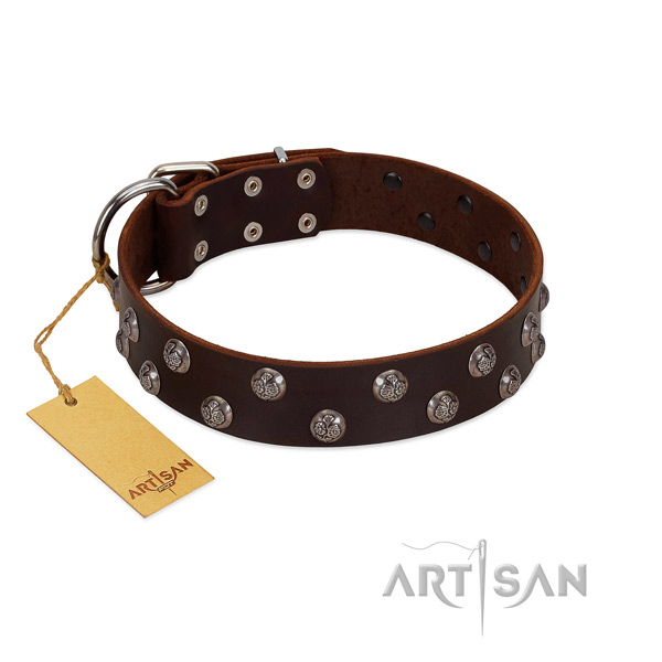 Flexible genuine leather dog collar with decorations